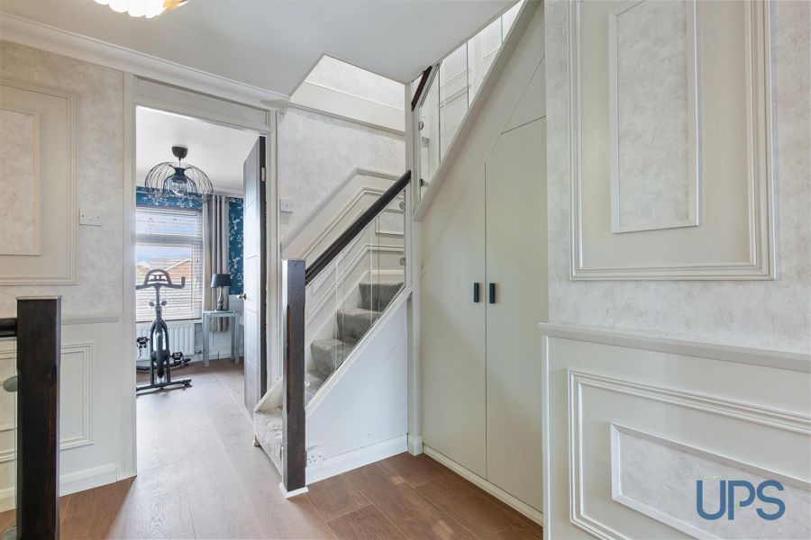 5 Kilmore Close