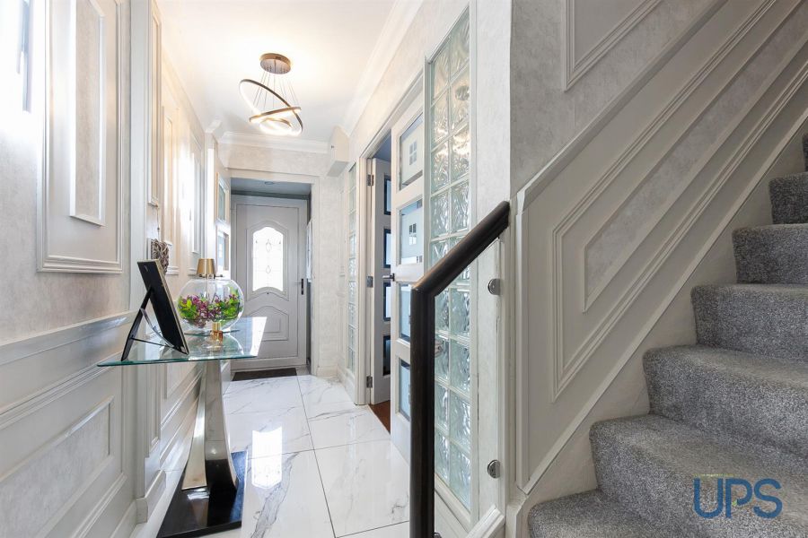 5 Kilmore Close