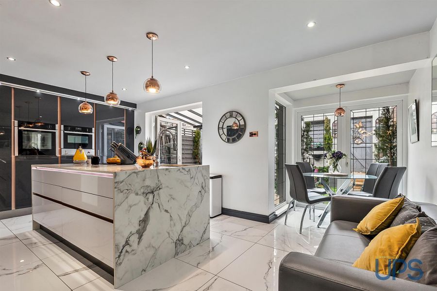 5 Kilmore Close