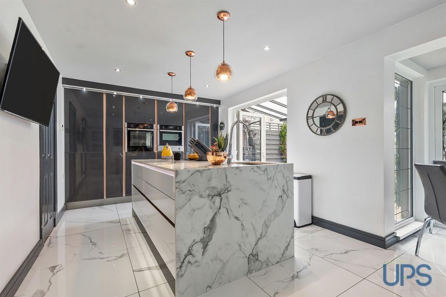 5 Kilmore Close