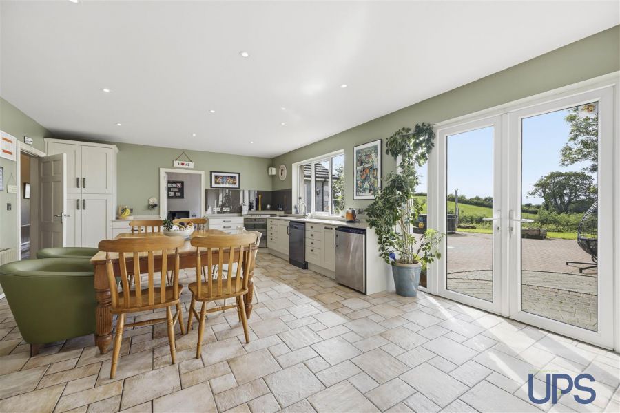3 Lower Road