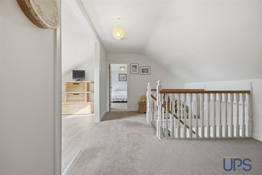 3 Lower Road