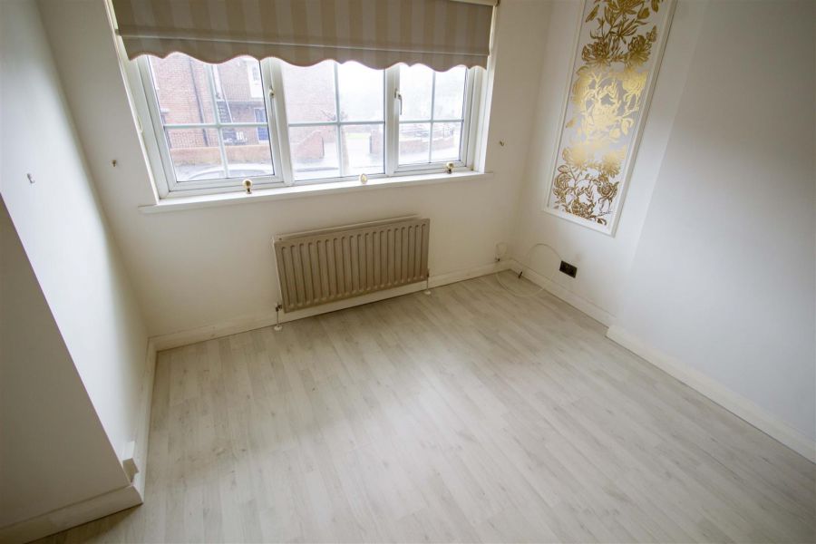 10 Culmore Gardens