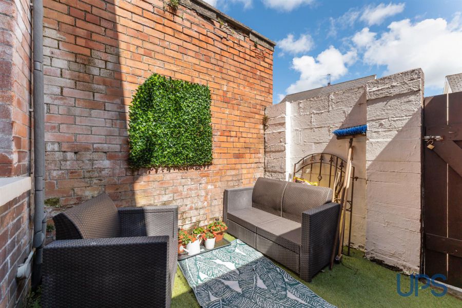 73 Sunnyhill Park