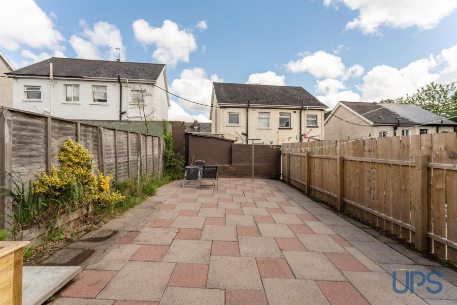 73 Sunnyhill Park