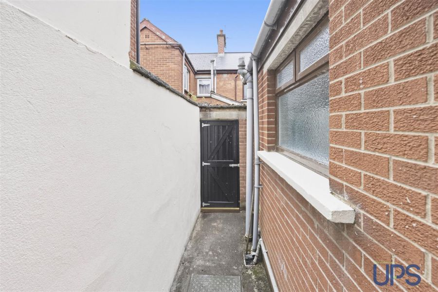 16 Islandbawn Street