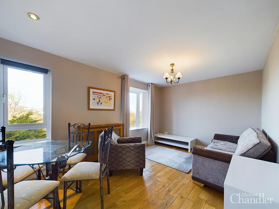 66 Glendhu Manor