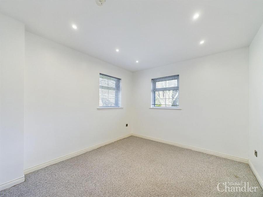 6 Gortland Mews