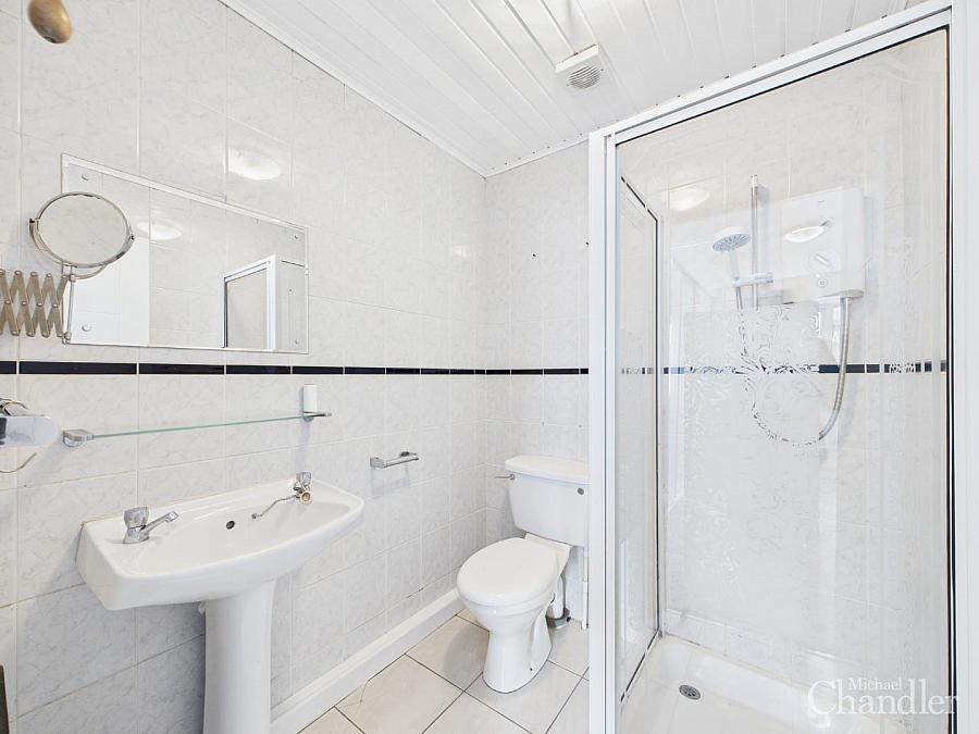 7 Ravenhill Gardens
