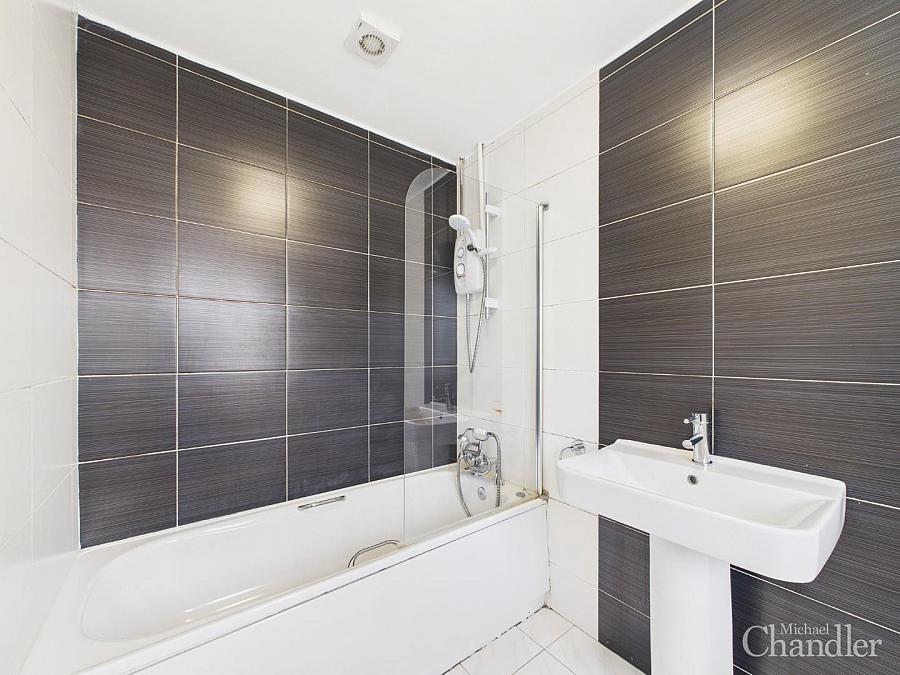7 Ravenhill Gardens