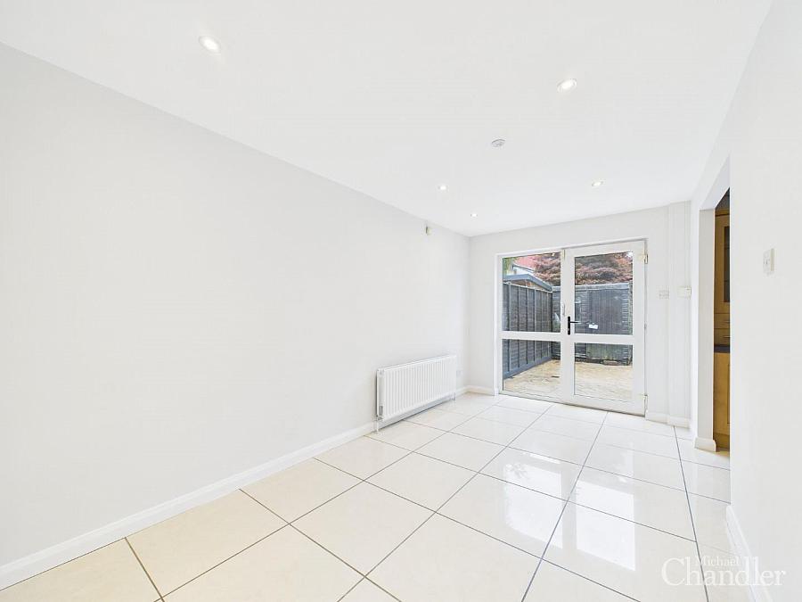 7 Ravenhill Gardens