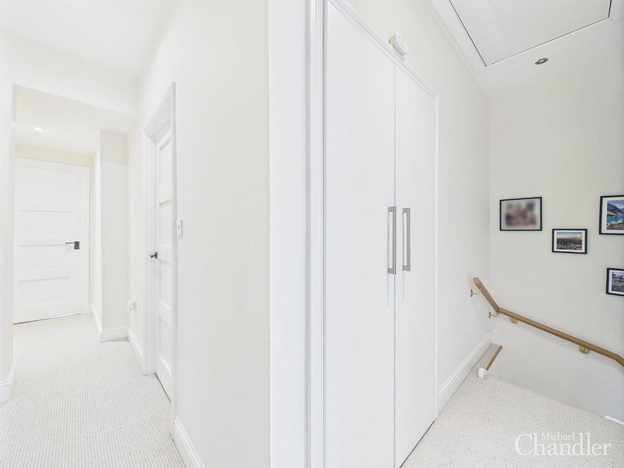10 Carolan Road