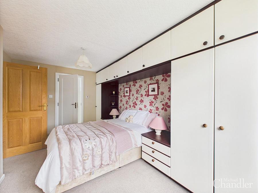 40 Blenheim Park