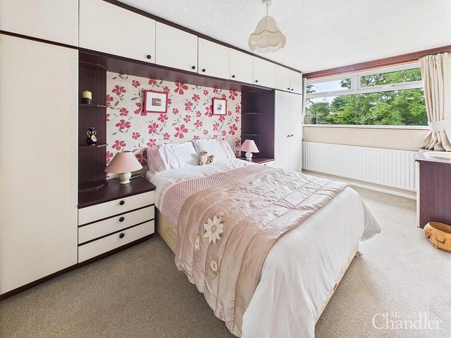 40 Blenheim Park