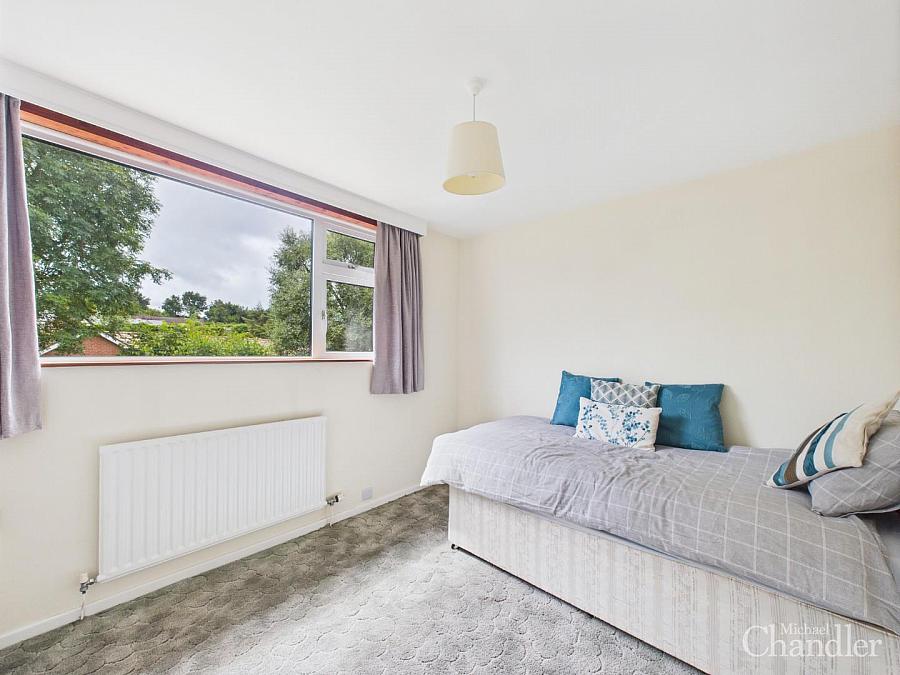 40 Blenheim Park