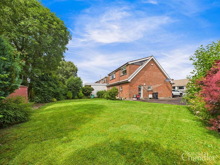 40 Blenheim Park