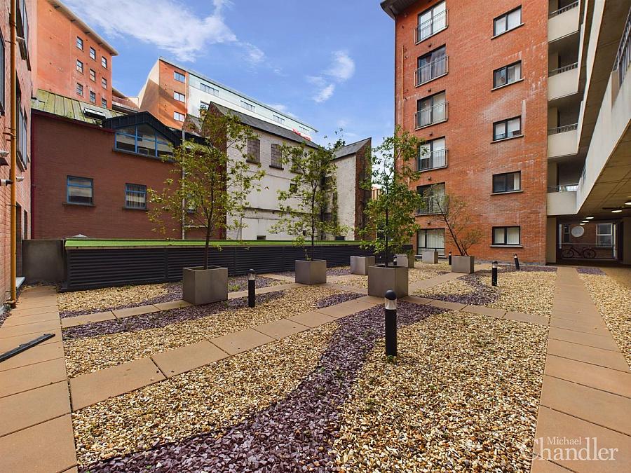 107 College Court Central King Street