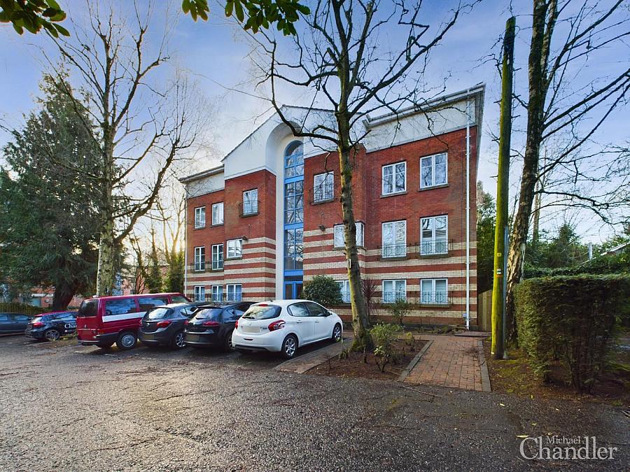 Apt 6 Holyrood Manor,lisburn road, belfast, BT9 5DA