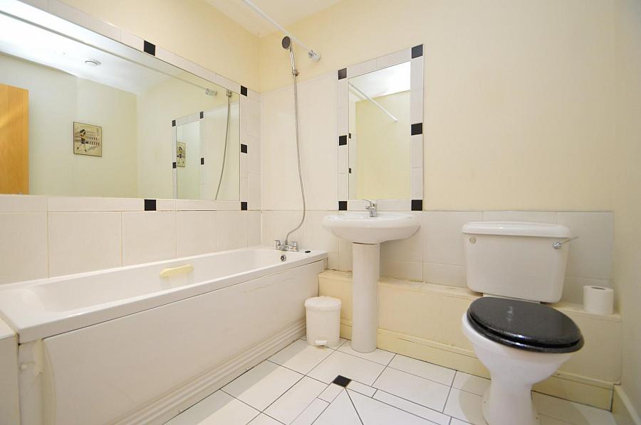 Apt 301 Park Avenue