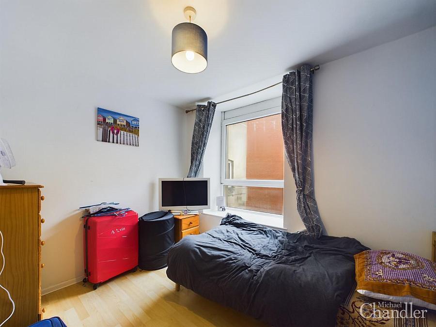 12A Tyrone House 30 Adelaide Street