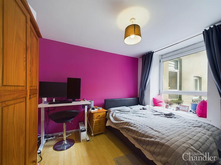 12A Tyrone House 30 Adelaide Street