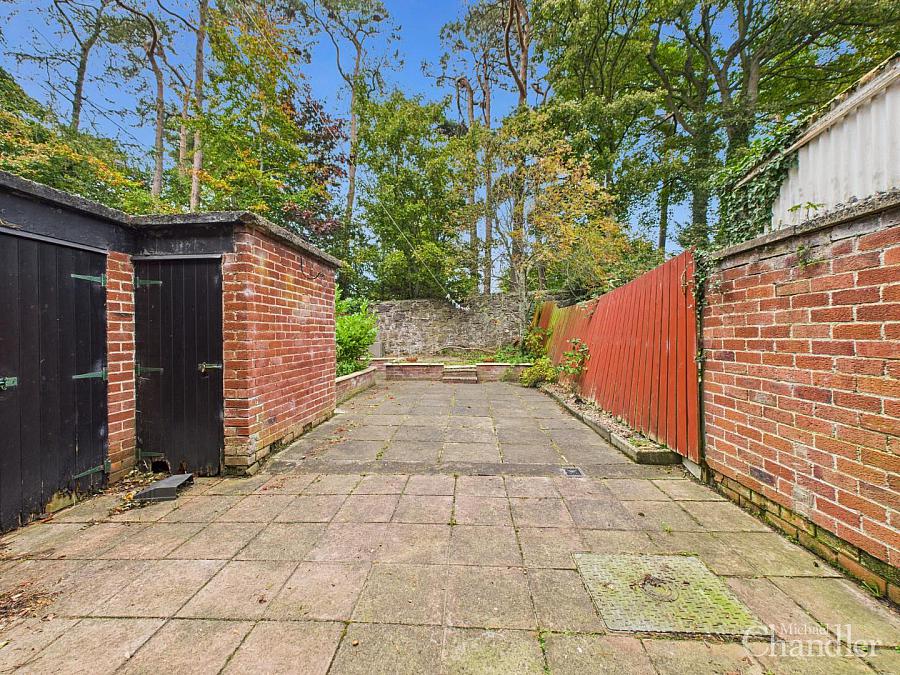6 Grays Park Drive
