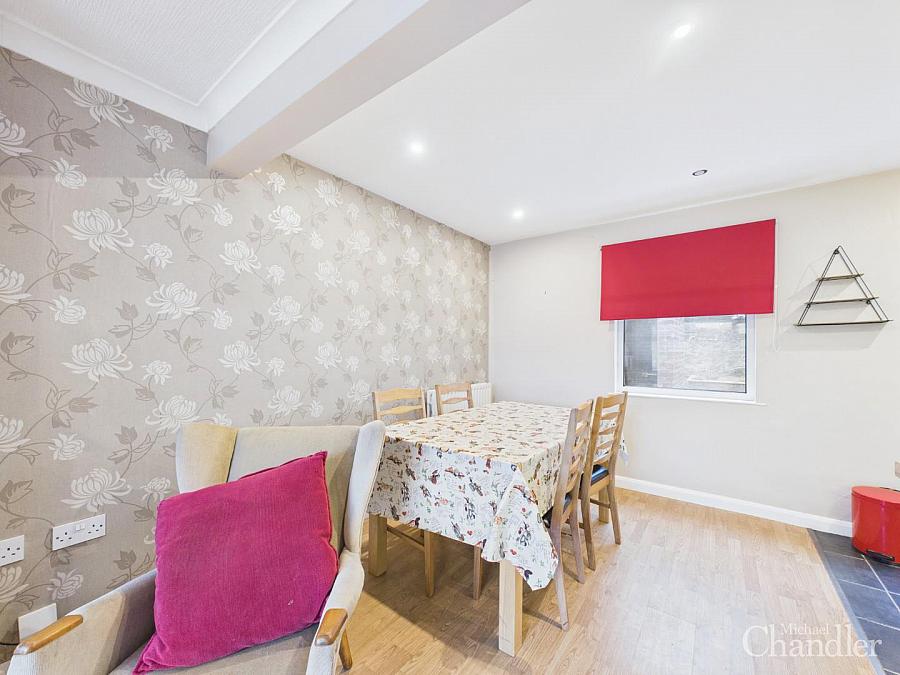 6 Grays Park Drive