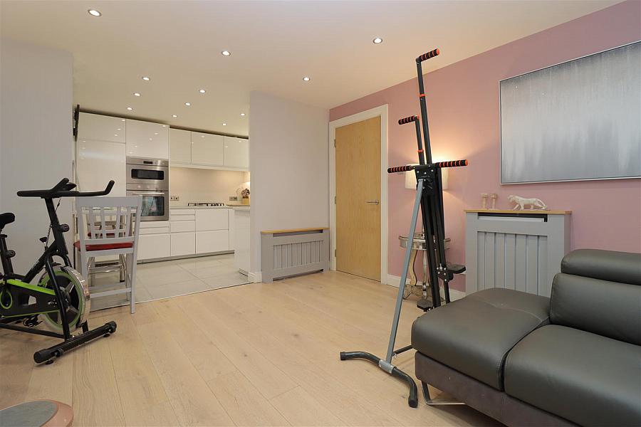 Apt 203 Margarita Plaza 81 Adelaide Street