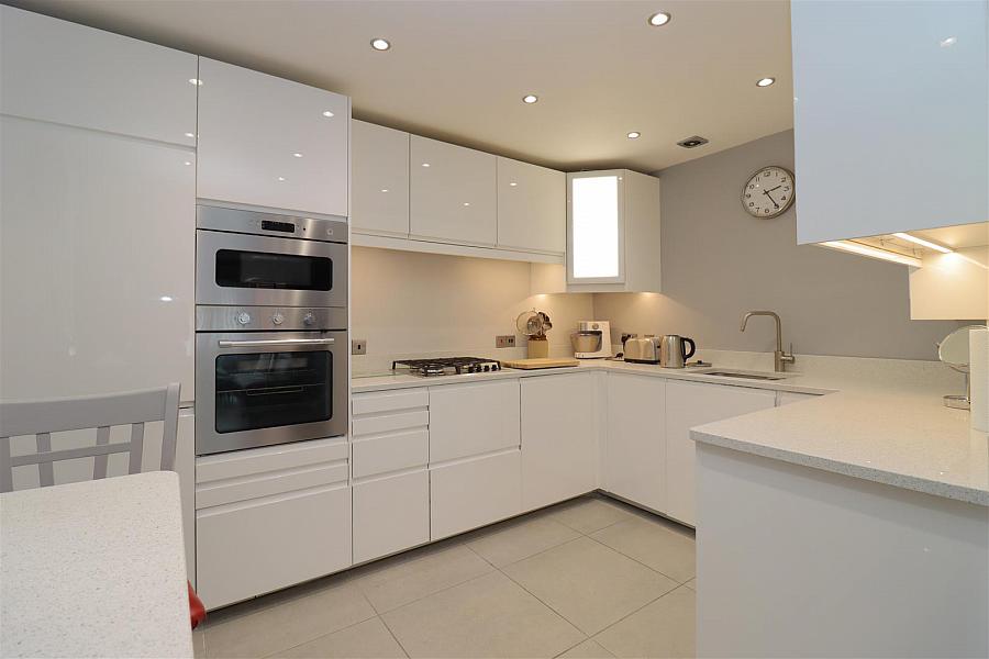 Apt 203 Margarita Plaza 81 Adelaide Street