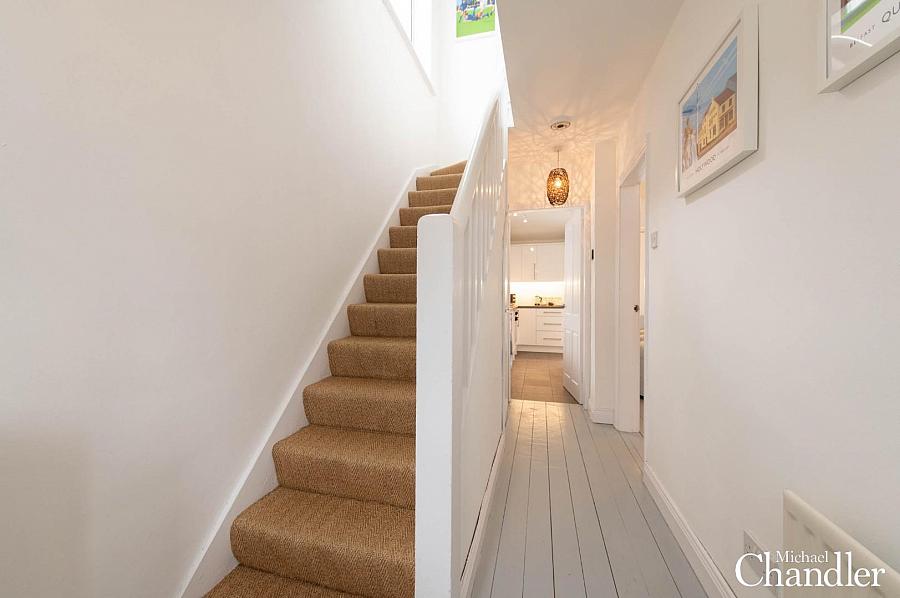11 Ravenhill Crescent