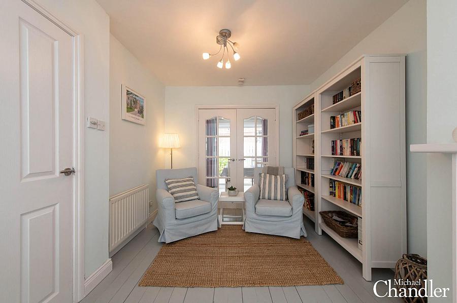 11 Ravenhill Crescent