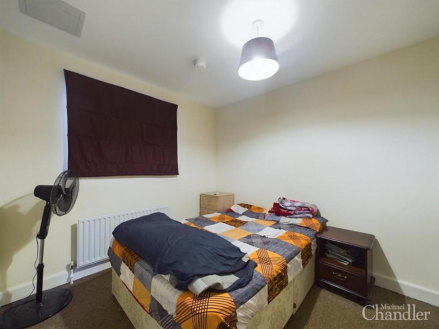 706 College Central, 4 College Avenue