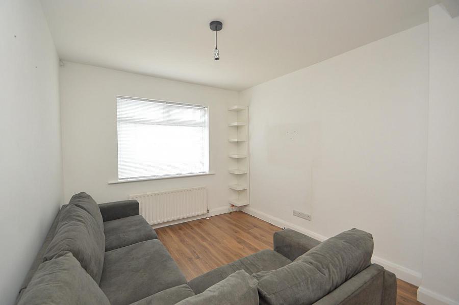 109 Ravenhill Gardens