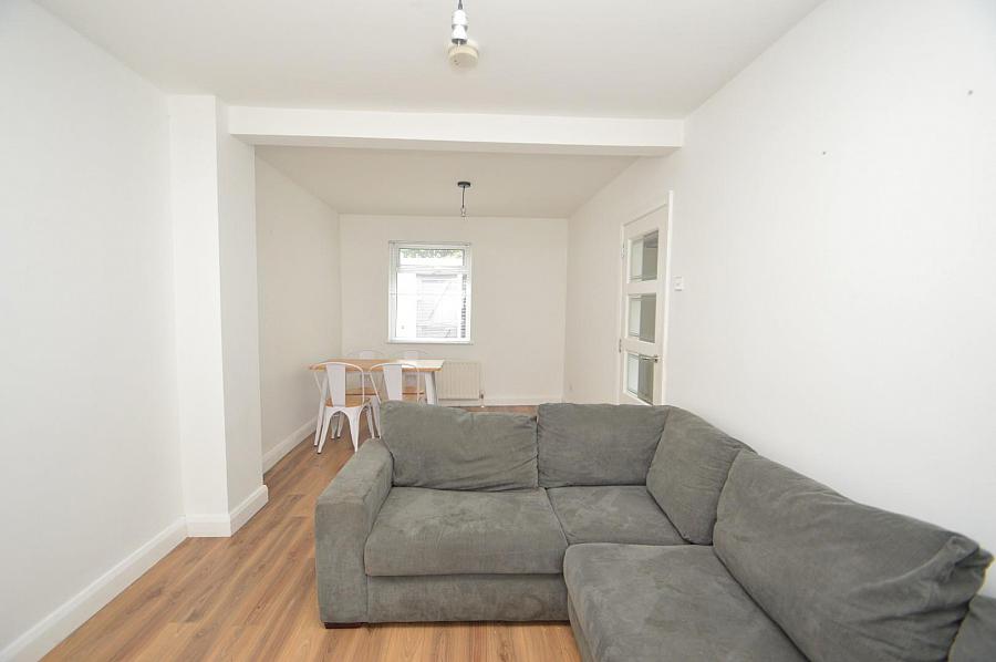 109 Ravenhill Gardens