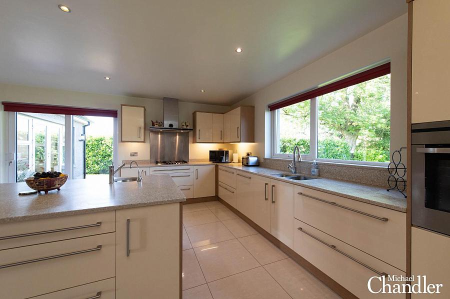 36 Tullyhubbert Road