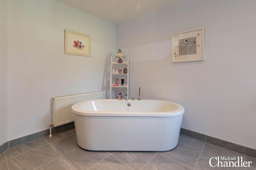 36 Tullyhubbert Road