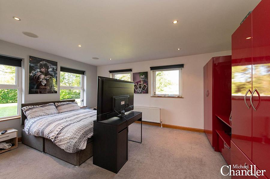 36 Tullyhubbert Road
