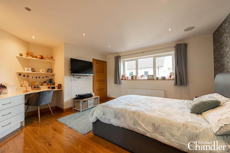 36 Tullyhubbert Road
