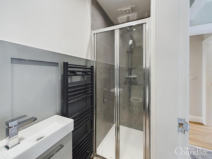 12 Glennor Crescent