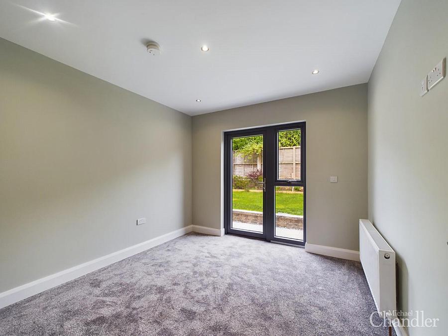 12 Glennor Crescent