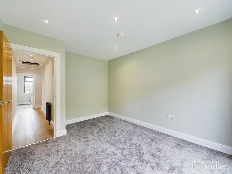 12 Glennor Crescent