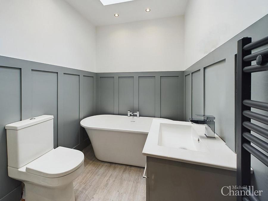 12 Glennor Crescent