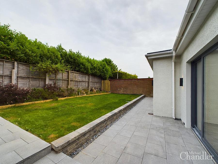 12 Glennor Crescent