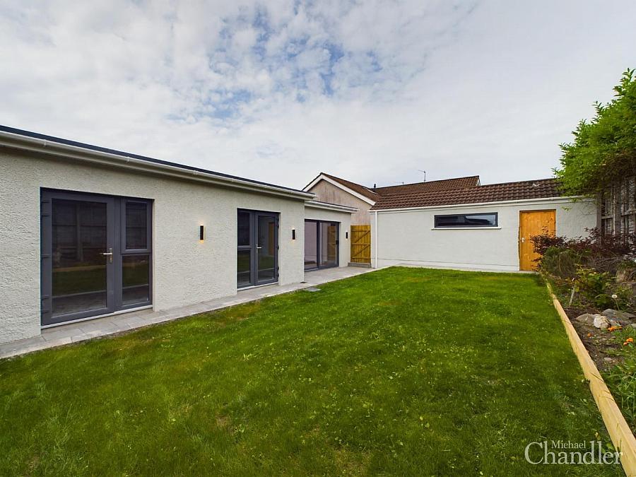 12 Glennor Crescent