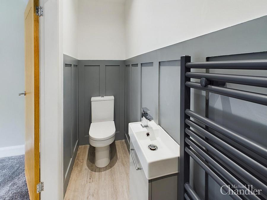 12 Glennor Crescent