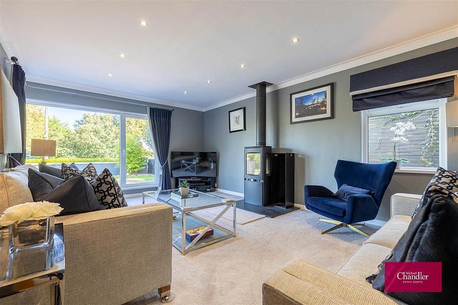 6 Glen Road