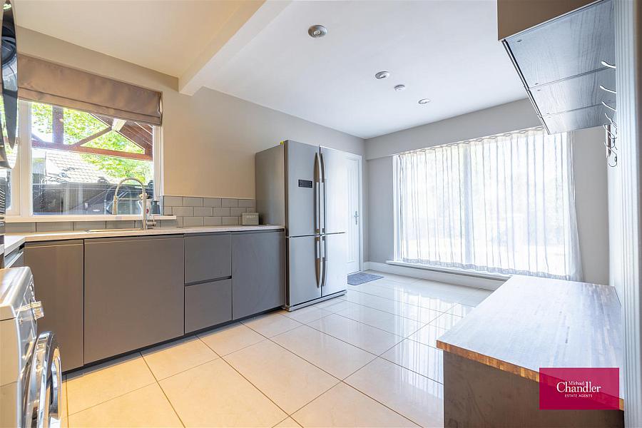 6 Glen Road