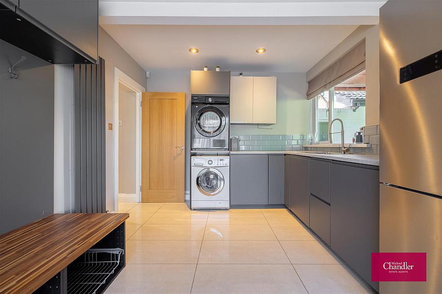 6 Glen Road