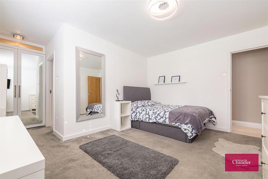 6 Glen Road