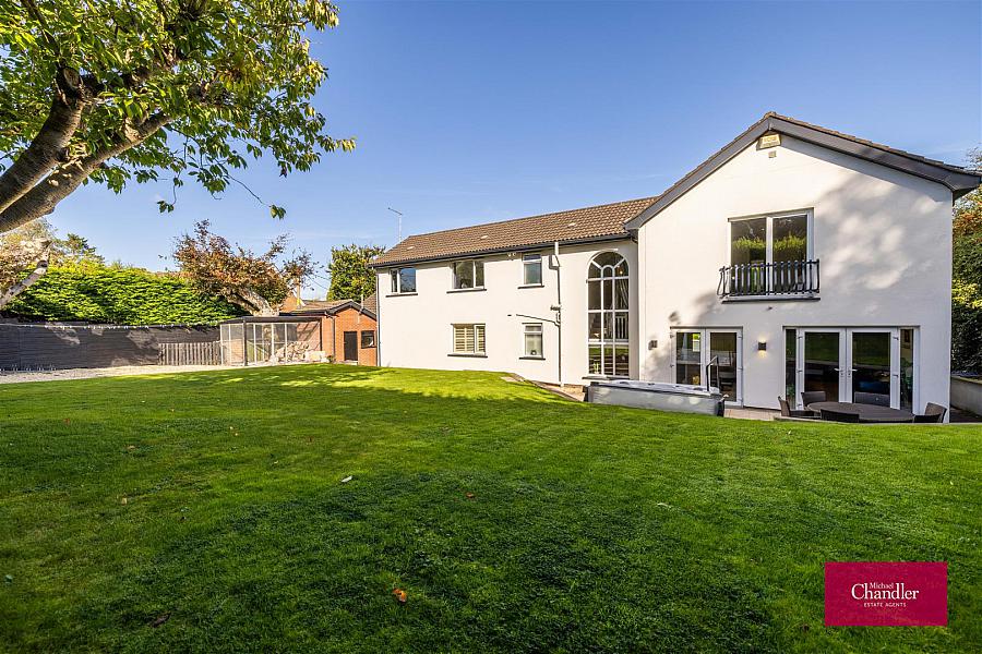 6 Glen Road